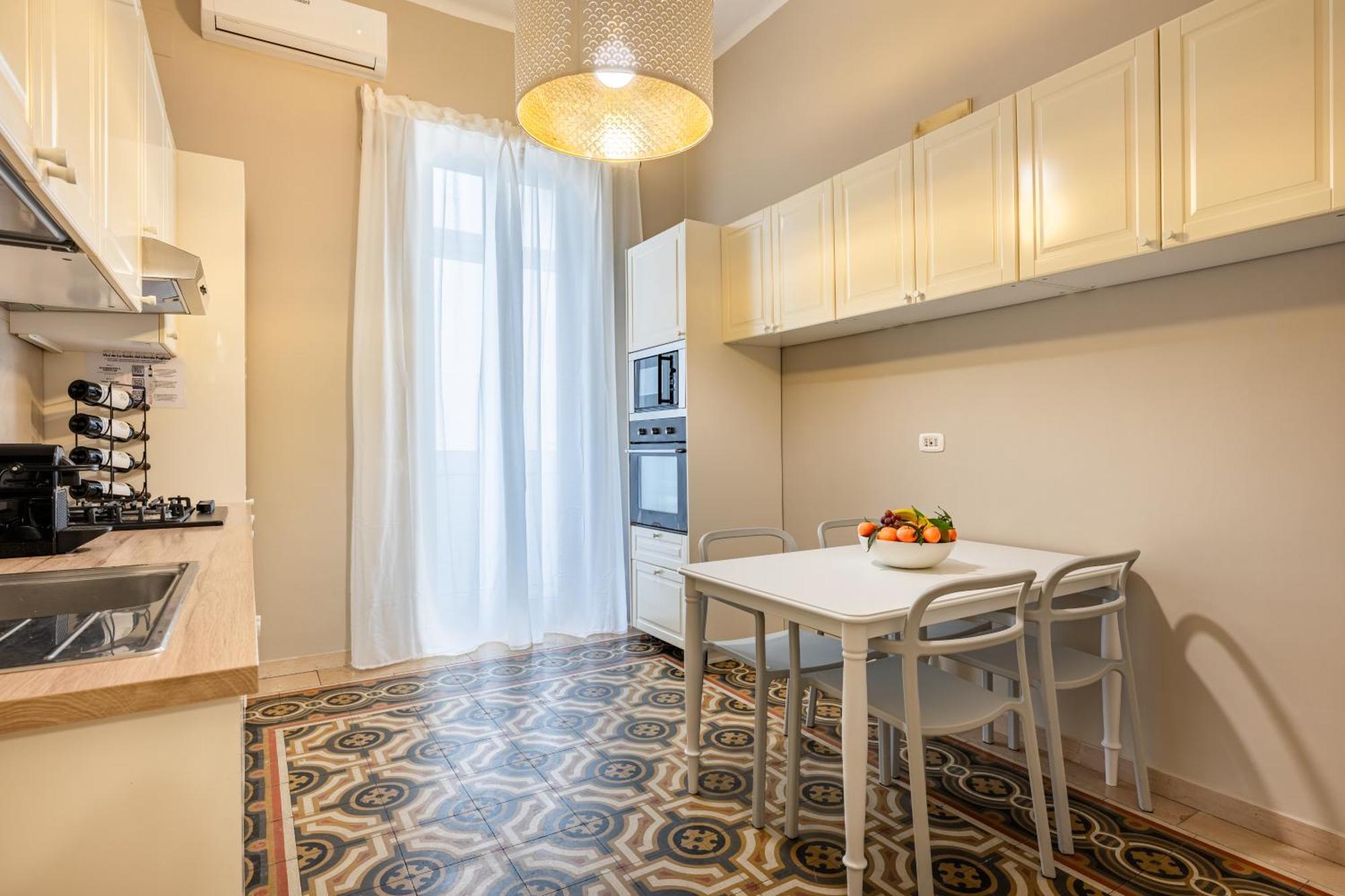 100Mq Maison Paradise - Central & Elegant Apt Bari Eksteriør billede