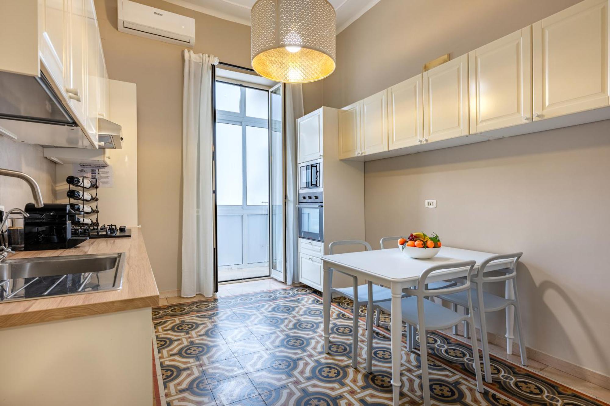 100Mq Maison Paradise - Central & Elegant Apt Bari Eksteriør billede